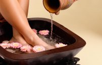 Парить ноги при простуде, кашле и насморке: ванна с горчицей