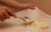 Компрессы от кашля: медовый, картофельный и водочный